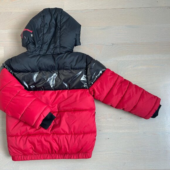 Nike Air Jordan Puffer Coat Youth Small 6-7 years old Red/Black - Picture 2 of 2